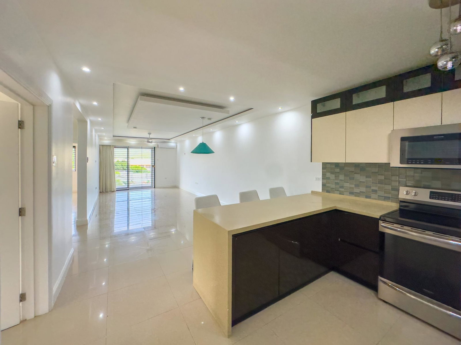 Eighteenth image of Apt 5-11 1/2 Charlemont Avenue in Kingston 6, St. Andrew, Jamaica - property is For Rent
