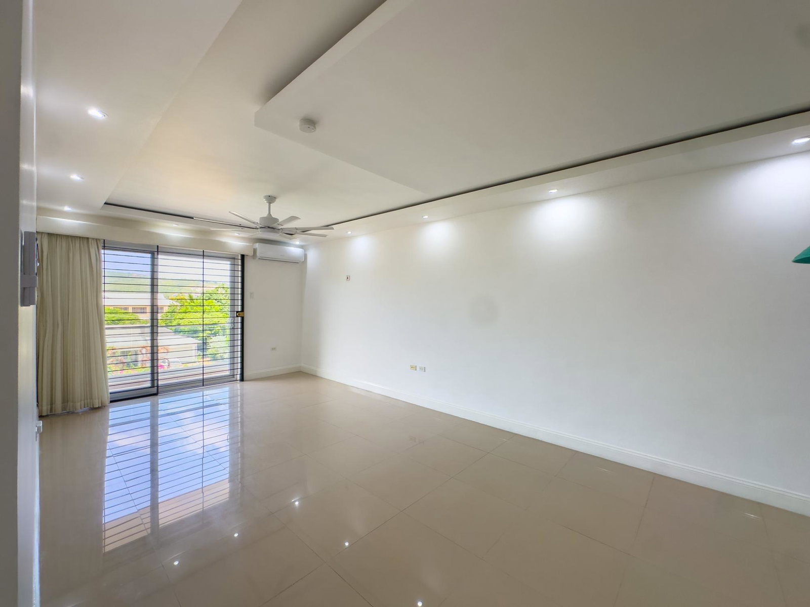 Fifth image of Apt 5-11 1/2 Charlemont Avenue in Kingston 6, St. Andrew, Jamaica - property is For Rent