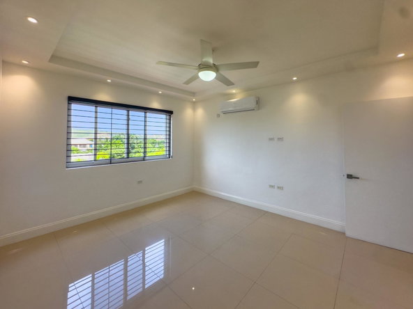 Seventh image of Apt 5-11 1/2 Charlemont Avenue in Kingston 6, St. Andrew, Jamaica - property is For Rent