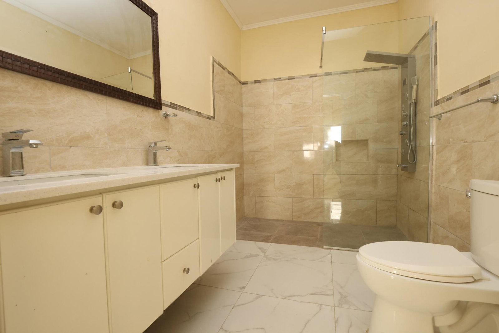 Sixth image of 15-171 Red Hills Road, Kingston in Kingston 19, St. Andrew, Jamaica - property is For Sale