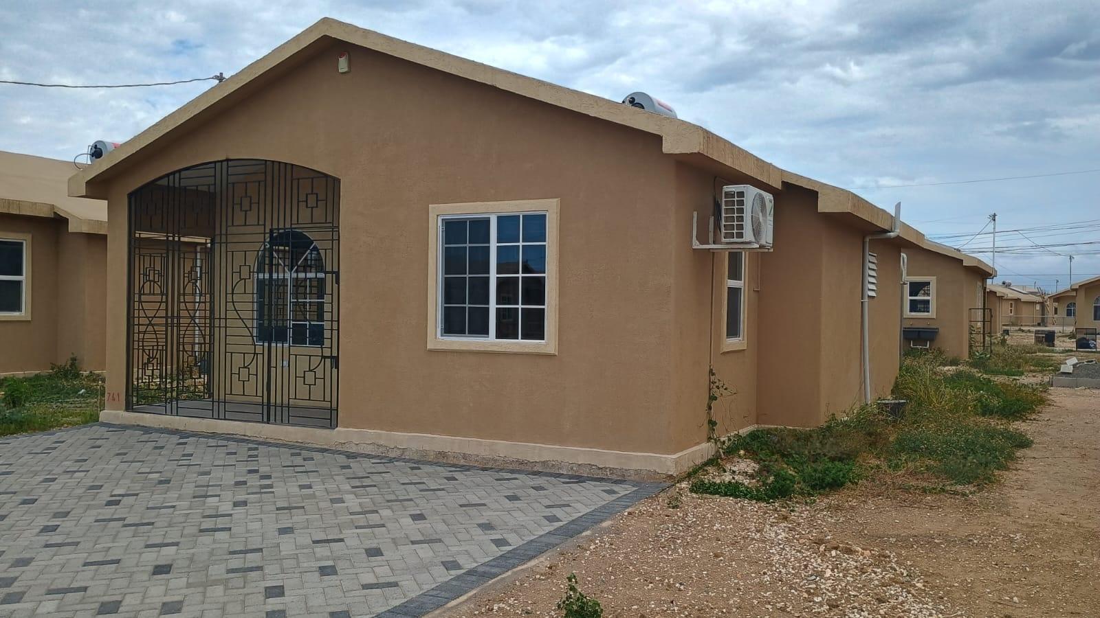 First image of 741- Phoenix Park Phase ii in Greater Portmore, St. Catherine, Jamaica - property is For Rent