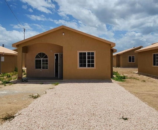 Second image of 320 Phoenix Park Village Ph3 in Portmore Country Club, St. Catherine, Jamaica - property is For Rent
