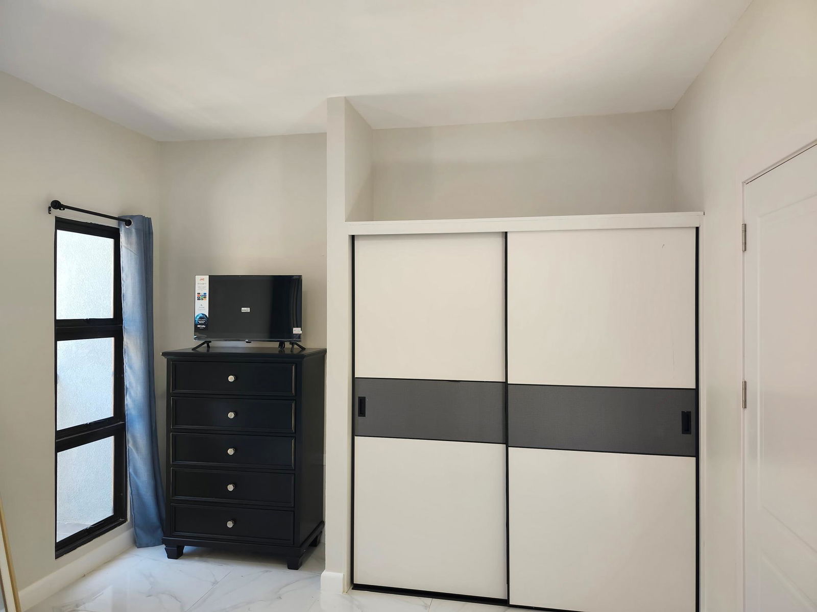 Modern-2-Bedroom-Townhouse-for-Rent-in-Camelot-Village-Discovery-Bay-St-Ann Fourteenth image of 7- Camelot Village, Discover in Discovery Bay, St. Ann, Jamaica - property is For Rent