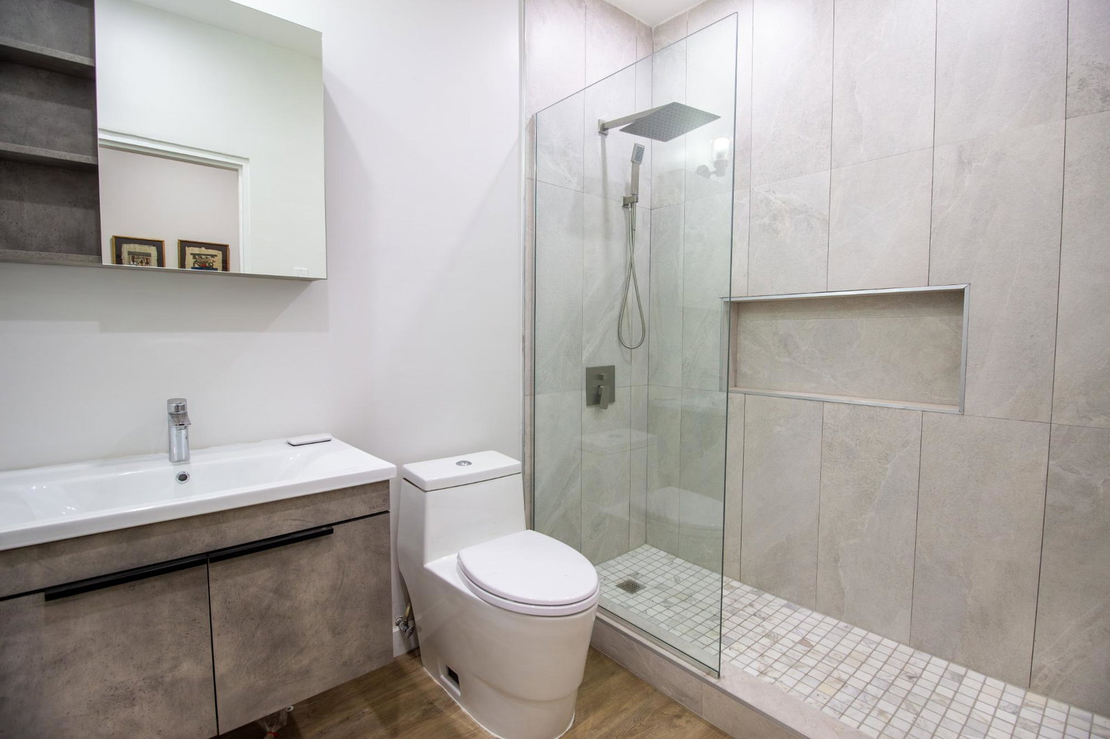 Twenty-First image of 4-10 Clieveden Avenue in Kingston 6, St. Andrew, Jamaica - property is For Rent