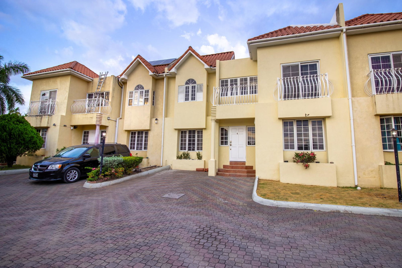 Twenty-Third image of 4-10 Clieveden Avenue in Kingston 6, St. Andrew, Jamaica - property is For Rent