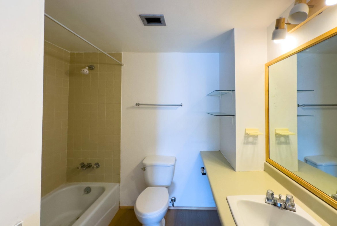 Fourteenth image of 8h-8 Ocean Boulevard in KINGSTON, Kingston, Jamaica - property is For Rent