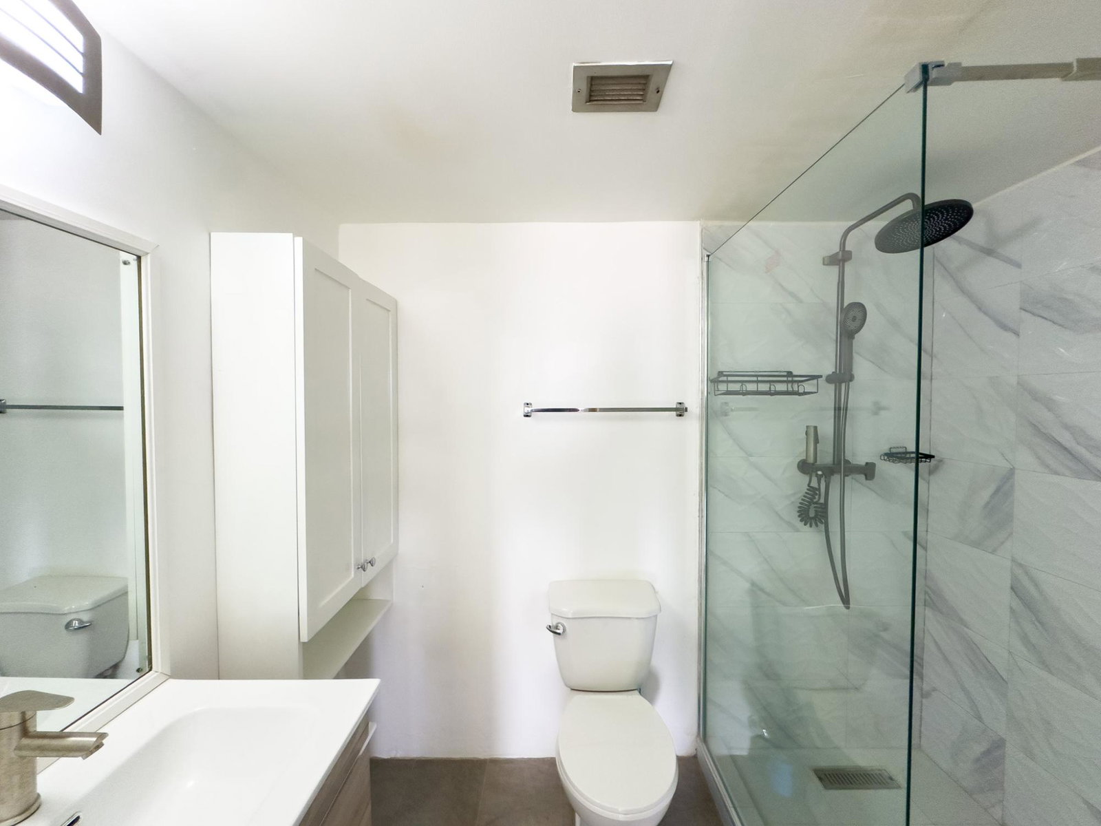 Fifteenth image of 8h-8 Ocean Boulevard in KINGSTON, Kingston, Jamaica - property is For Rent