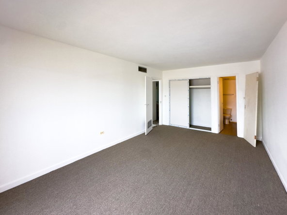 Seventeenth image of 8h-8 Ocean Boulevard in KINGSTON, Kingston, Jamaica - property is For Rent