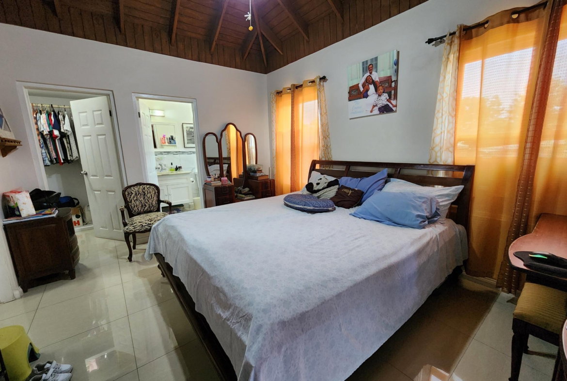 Sixteenth image of 9-2 Fairdene Avenue in Kingston 19, St. Andrew, Jamaica - property is For Sale