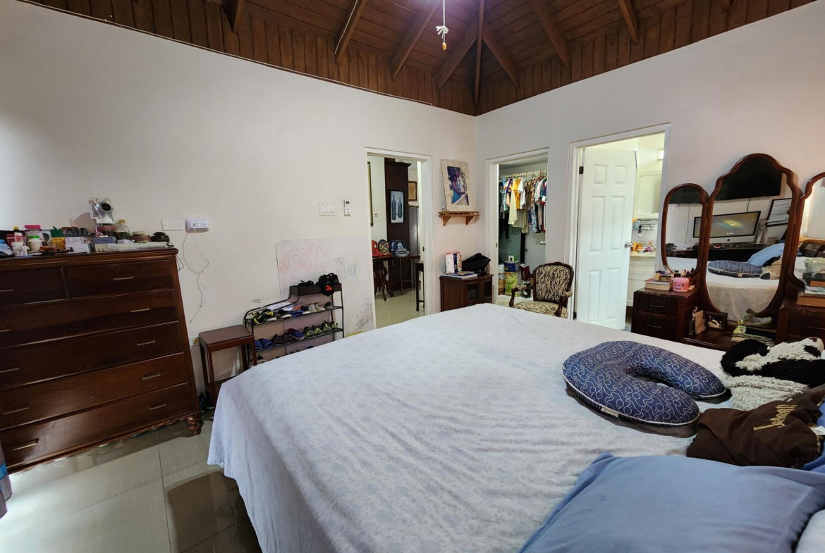 Seventeenth image of 9-2 Fairdene Avenue in Kingston 19, St. Andrew, Jamaica - property is For Sale