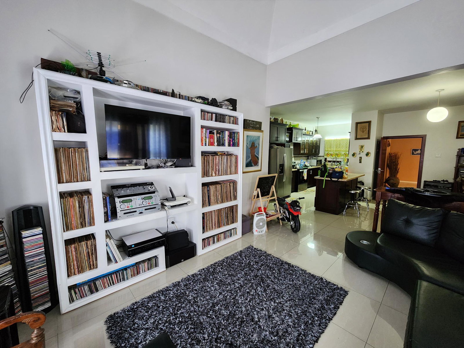 Modern-3-Bedroom-Apartment-for-Sale-in-St.-Andrew-Jamaica-9-2-Fairdene-Avenue Fourth image of 9-2 Fairdene Avenue in Kingston 19, St. Andrew, Jamaica - property is For Sale