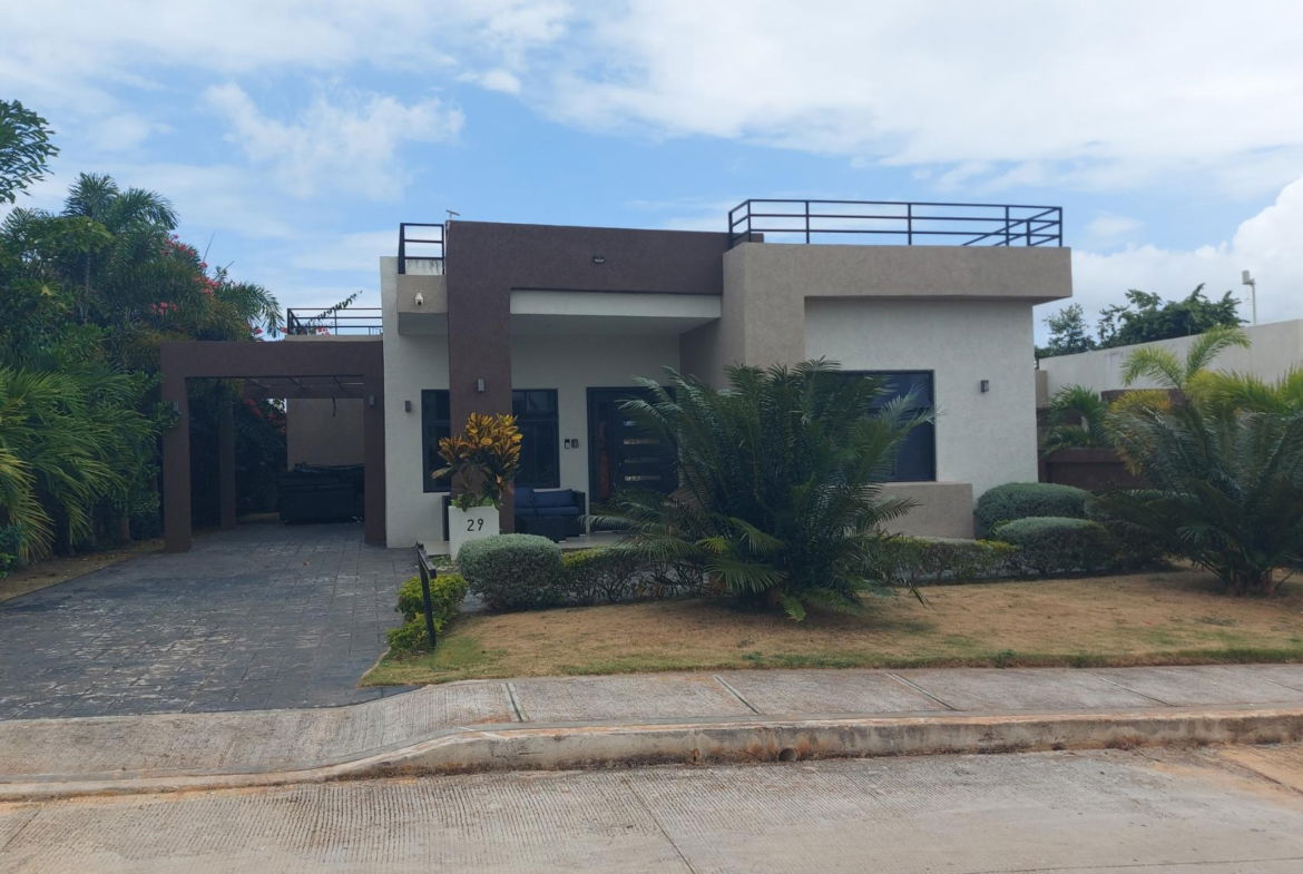 First image of 29-29 Pyramid Point in Ocho Rios, St. Ann, Jamaica - property is For Sale