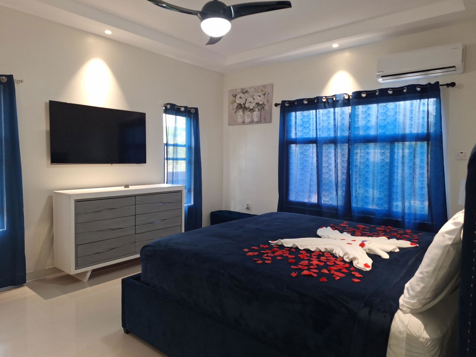 Modern-3-Bedroom-Home-for-Sale-in-Pyramid-Point-Ocho-Rios-St.-Ann Eighth image of 29-29 Pyramid Point in Ocho Rios, St. Ann, Jamaica - property is For Sale