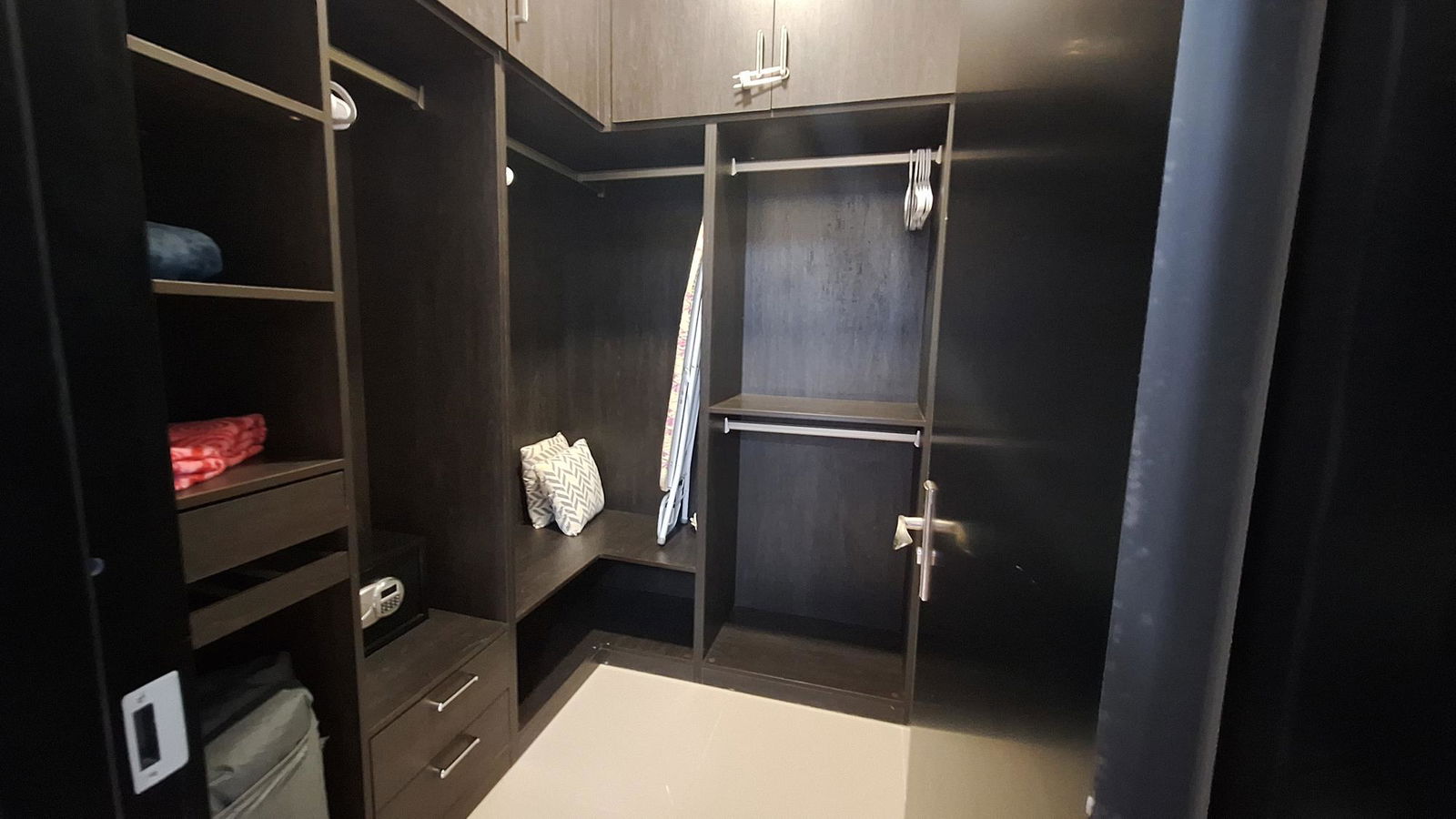 Modern-3-Bedroom-Home-for-Sale-in-Pyramid-Point-Ocho-Rios-St.-Ann Tenth image of 29-29 Pyramid Point in Ocho Rios, St. Ann, Jamaica - property is For Sale