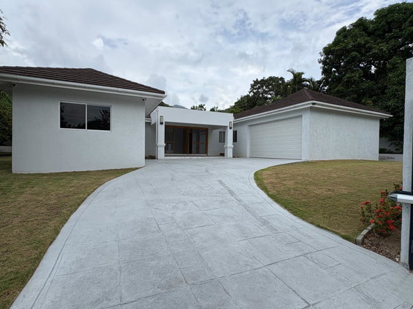 First image of 4 Ebony Glades in Kingston 8, St. Andrew, Jamaica - property is For Rent