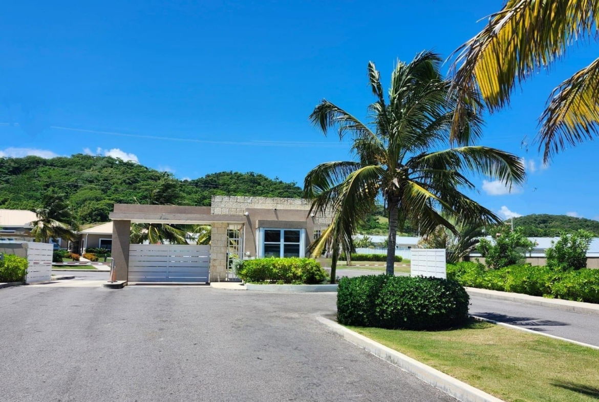 Second image of 46- Seaweed in Lucea, Hanover, Jamaica - property is For Rent