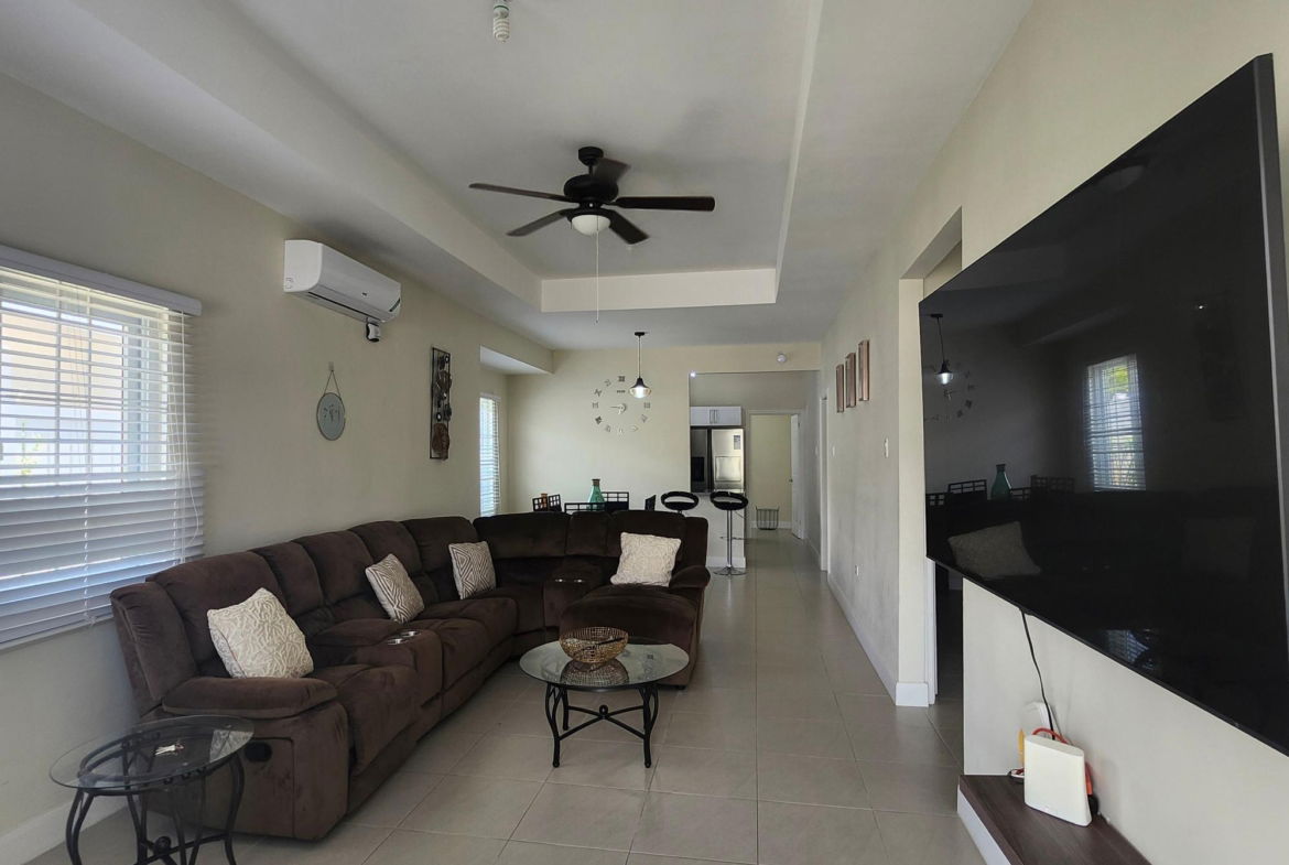 Seventh image of 46- Seaweed in Lucea, Hanover, Jamaica - property is For Rent