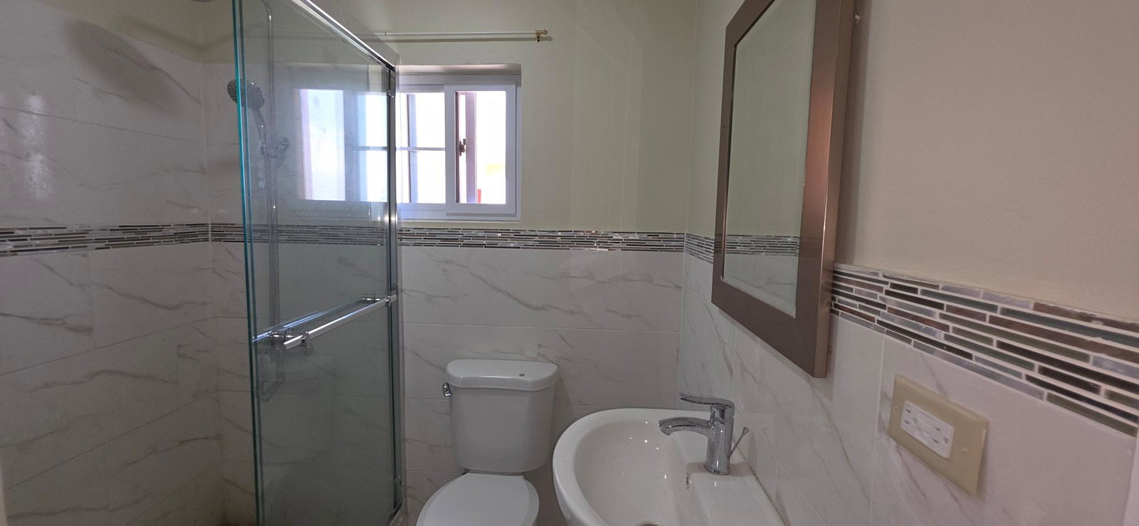 Modern-3-Bedroom-House-for-Rent-in-Queen-Hill-Kingston-St.-Andrew Fourteenth image of 11 Cleopatra Avenue, Queen h in Kingston 19, St. Andrew, Jamaica - property is For Rent