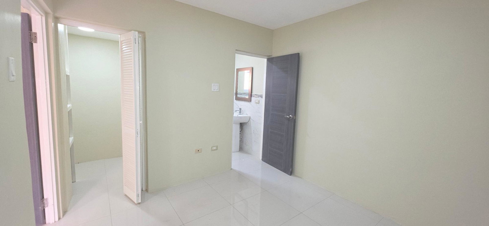 Modern-3-Bedroom-House-for-Rent-in-Queen-Hill-Kingston-St.-Andrew Fifteenth image of 11 Cleopatra Avenue, Queen h in Kingston 19, St. Andrew, Jamaica - property is For Rent