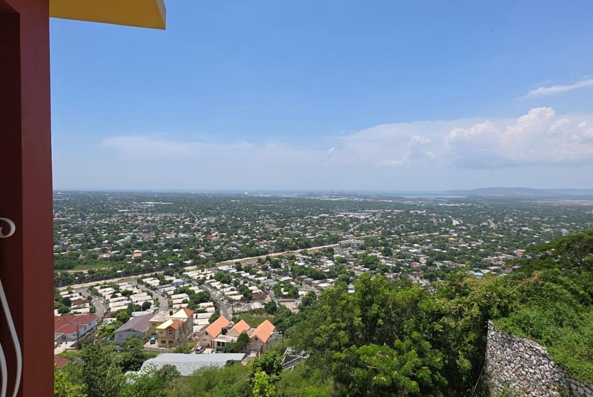 Tenth image of 11 Cleopatra Avenue, Queen h in Kingston 19, St. Andrew, Jamaica - property is For Rent