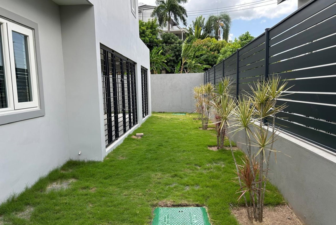 Third image of th 8-14 Garden Close in Kingston 8, St. Andrew, Jamaica - property is For Rent