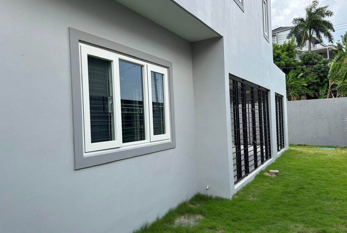 Fourth image of th 8-14 Garden Close in Kingston 8, St. Andrew, Jamaica - property is For Rent