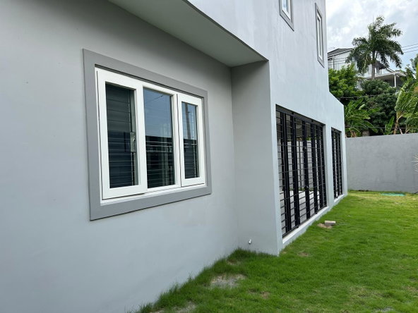 Fourth image of th 8-14 Garden Close in Kingston 8, St. Andrew, Jamaica - property is For Rent