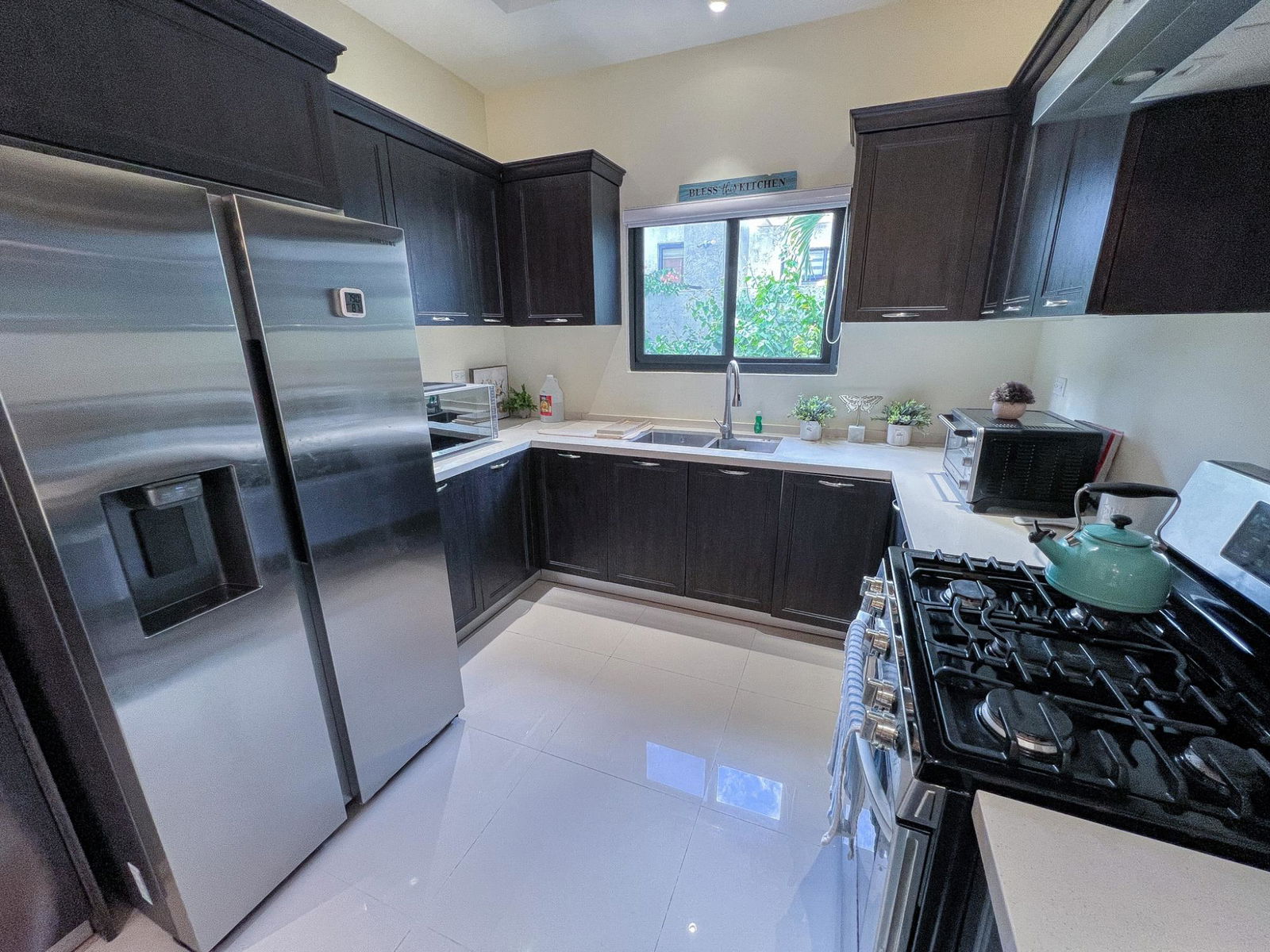 Modern-3-Bedroom-Villa-for-Sale-in-Pyramid-Point-Ocho-Rios-St.-Ann Eleventh image of 79 Pyramid Point in Ocho Rios, St. Ann, Jamaica - property is For Sale