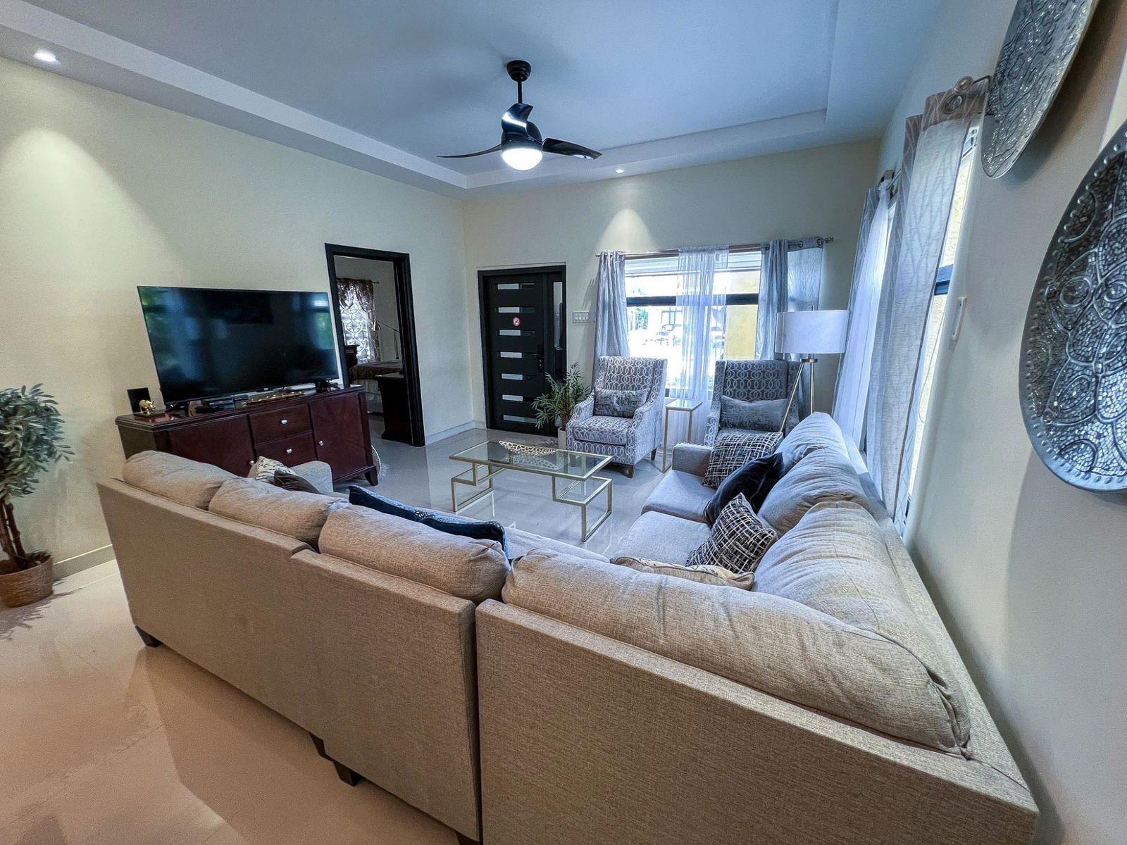 Modern-3-Bedroom-Villa-for-Sale-in-Pyramid-Point-Ocho-Rios-St.-Ann Sixteenth image of 79 Pyramid Point in Ocho Rios, St. Ann, Jamaica - property is For Sale