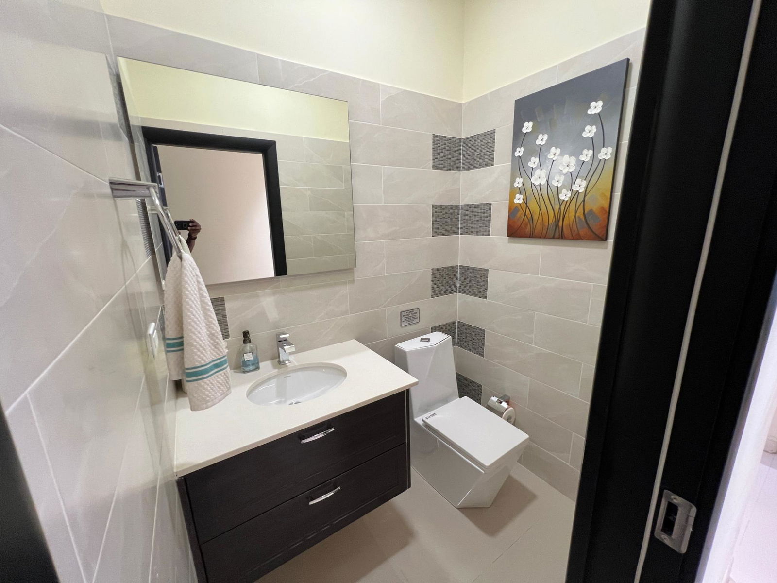 Modern-3-Bedroom-Villa-for-Sale-in-Pyramid-Point-Ocho-Rios-St.-Ann Twentieth image of 79 Pyramid Point in Ocho Rios, St. Ann, Jamaica - property is For Sale