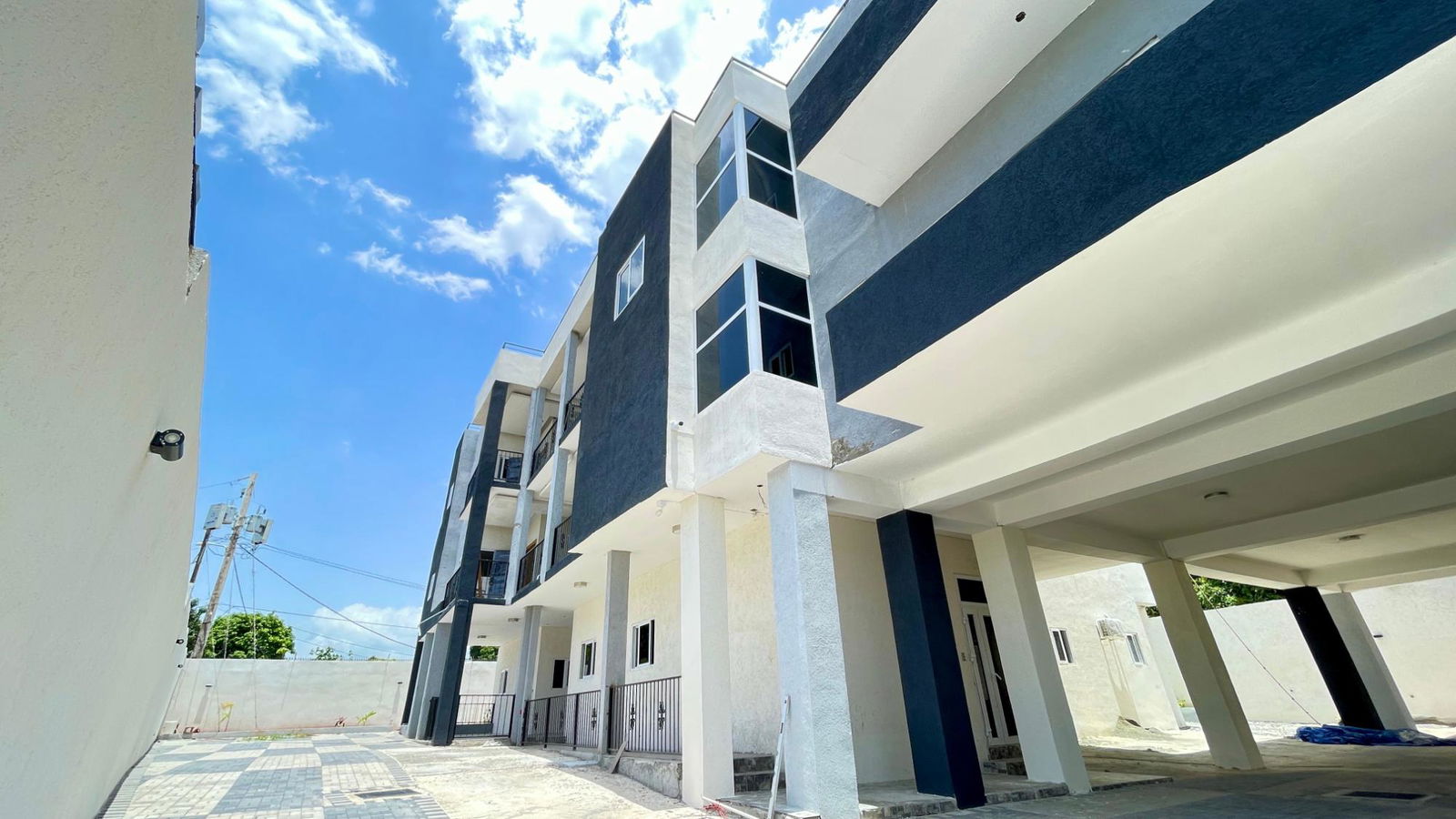 Modern-Luxury-Apartments-for-Sale-in-Acadia-Suites-St.-Andrew-Jamaica Second image of 7- 18 Acadia Suites in Kingston 6, St. Andrew, Jamaica - property is For Sale