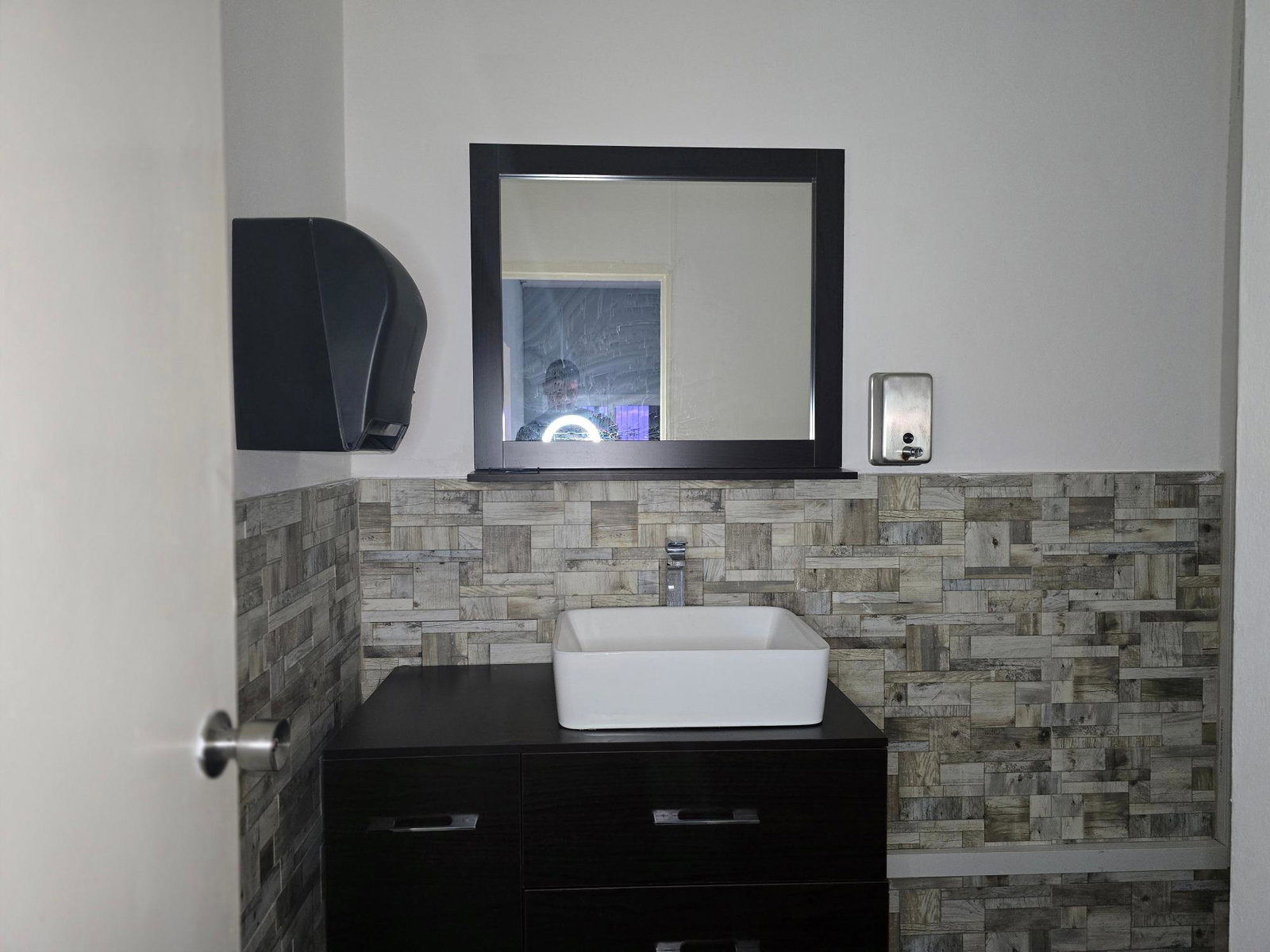 Sixth image of 2 Lismore Avenue, Kingston in Kingston 5, St. Andrew, Jamaica - property is For Rent