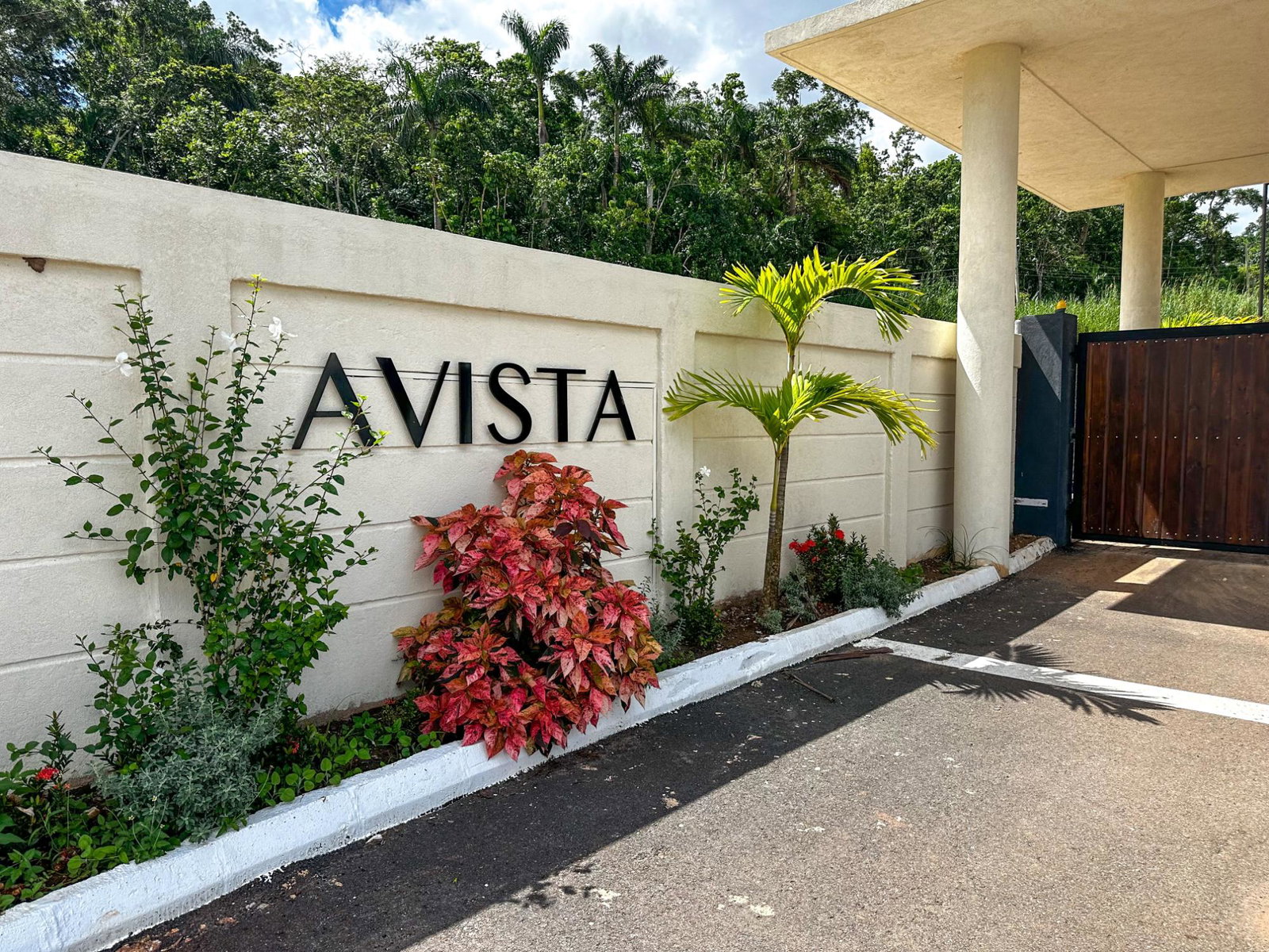Second image of 401-avista Bloomfield in Mandeville, Manchester, Jamaica - property is For Rent