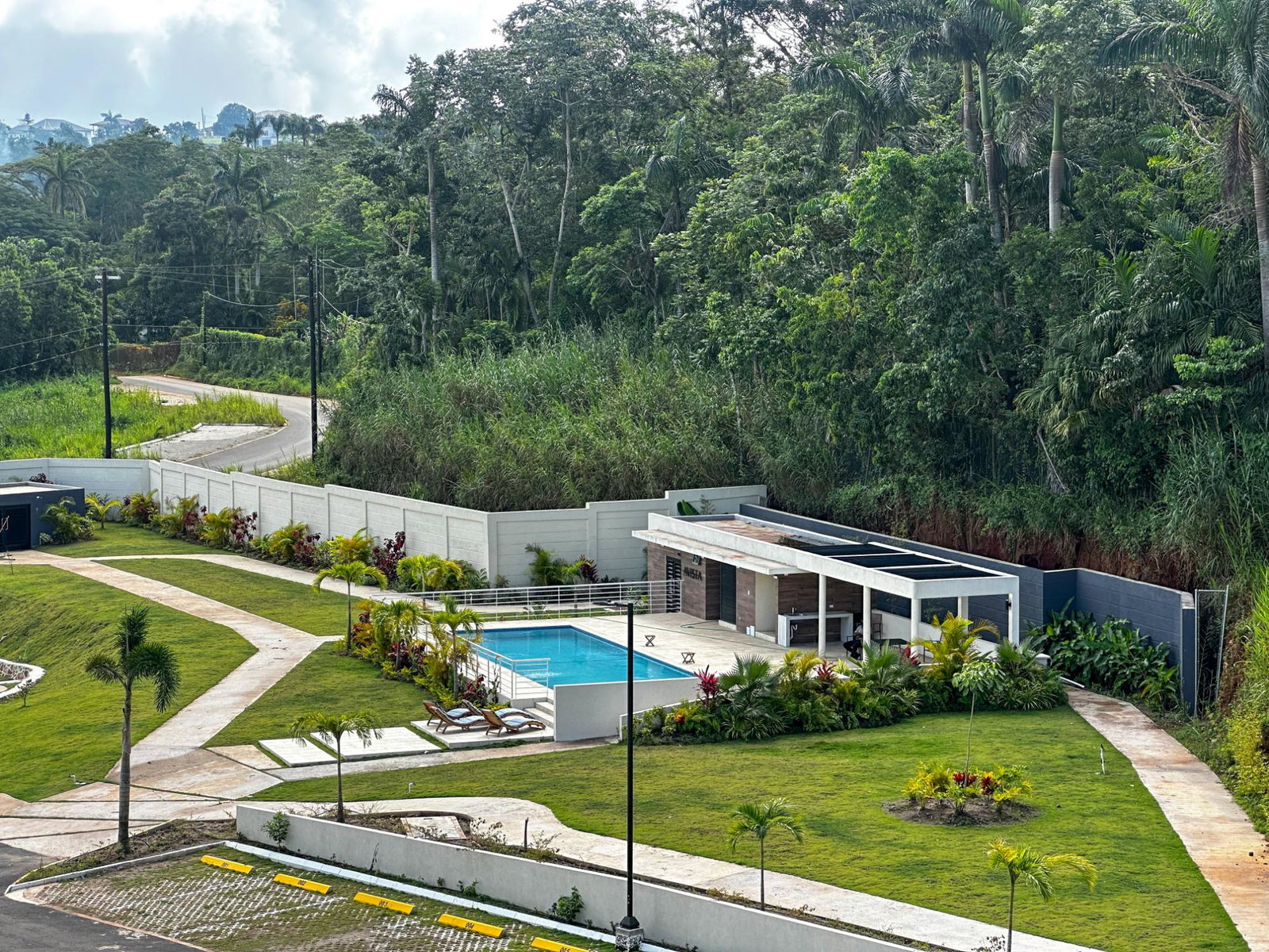 Eleventh image of 401-avista Bloomfield in Mandeville, Manchester, Jamaica - property is For Rent