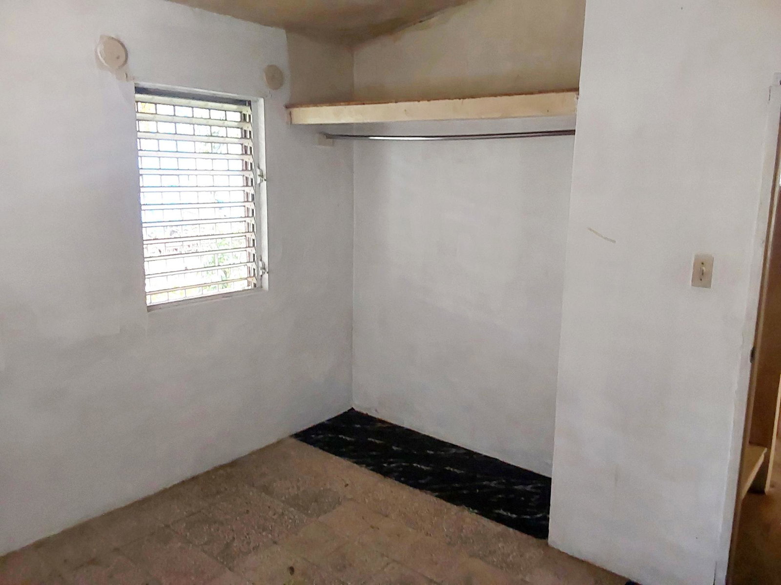 Multi-Family-Fixer-Upper-For-Sale-in-St.-James-Jamaica-–-Great-Investment-Opportunity Tenth image of 423 Pitfour Pen Granville St. in Paradise Heights, St. James, Jamaica - property is For Sale