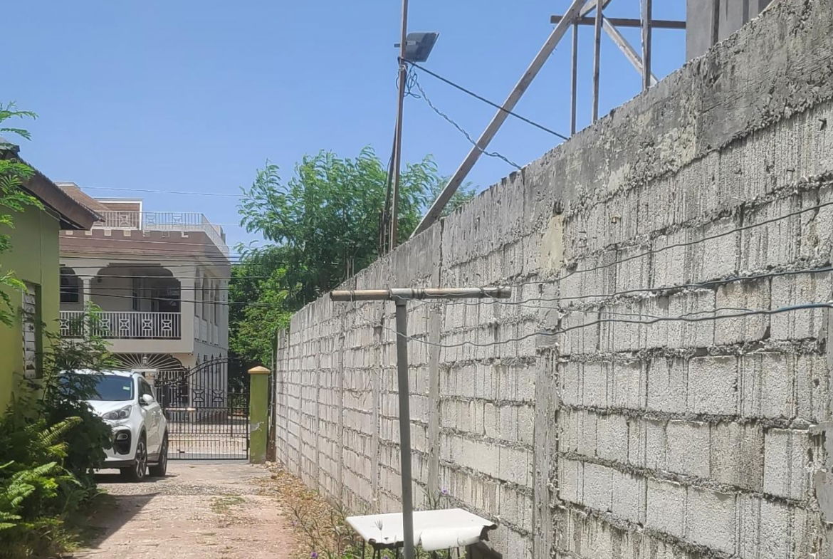 Eleventh image of 2 Carlilse Avenue Kingston in Kingston 10, St. Andrew, Jamaica - property is For Sale