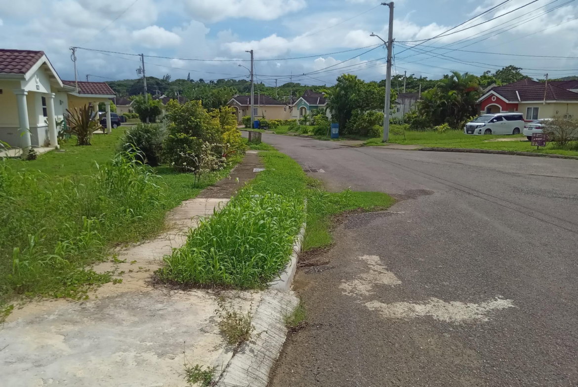 Fifth image of 105 Holland Estate, Trelawny in HOLLAND ESTATE, Trelawny, Jamaica - property is For Rent
