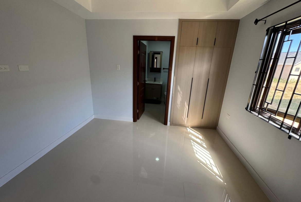 Seventh image of 15 Oak Estate Ph2 in Bernard Lodge, St. Catherine, Jamaica - property is For Rent