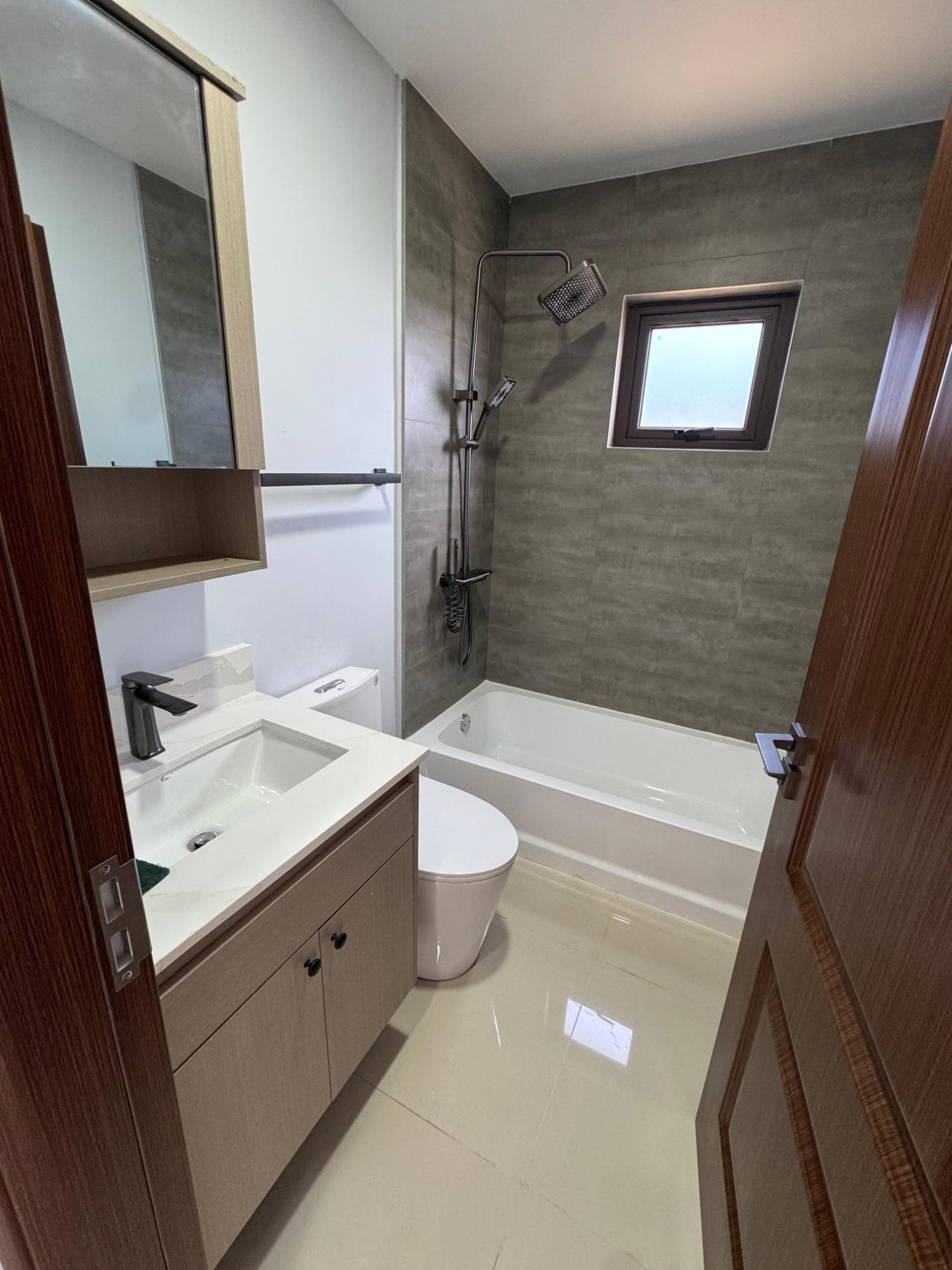 Eighth image of 15 Oak Estate Ph2 in Bernard Lodge, St. Catherine, Jamaica - property is For Rent