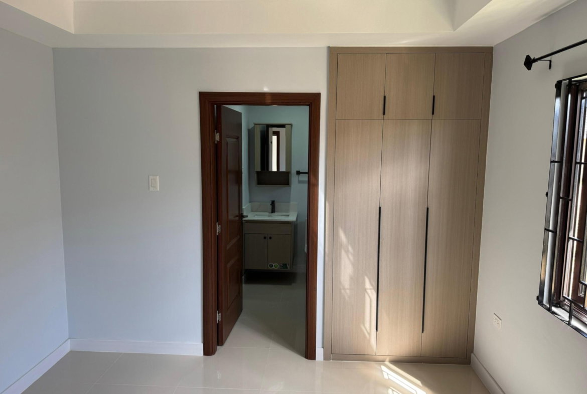 Ninth image of 15 Oak Estate Ph2 in Bernard Lodge, St. Catherine, Jamaica - property is For Rent