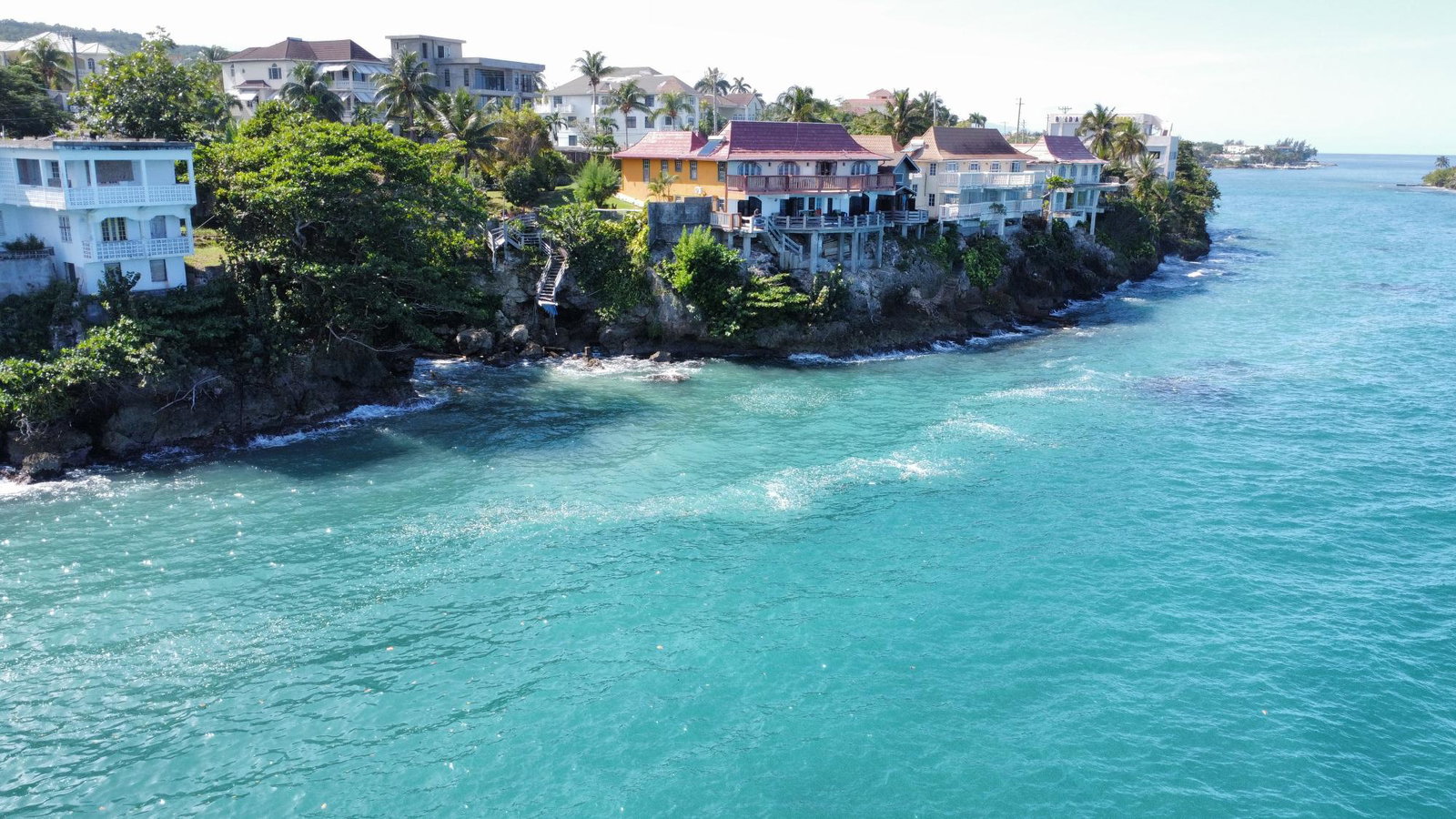 Oceanfront-2-Bedroom-Apartment-for-Rent-in-Tower-Isle-St.-Mary-Jamaica Sixteenth image of 2b Tower Isle in Tower Isle, St. Mary, Jamaica - property is For Rent