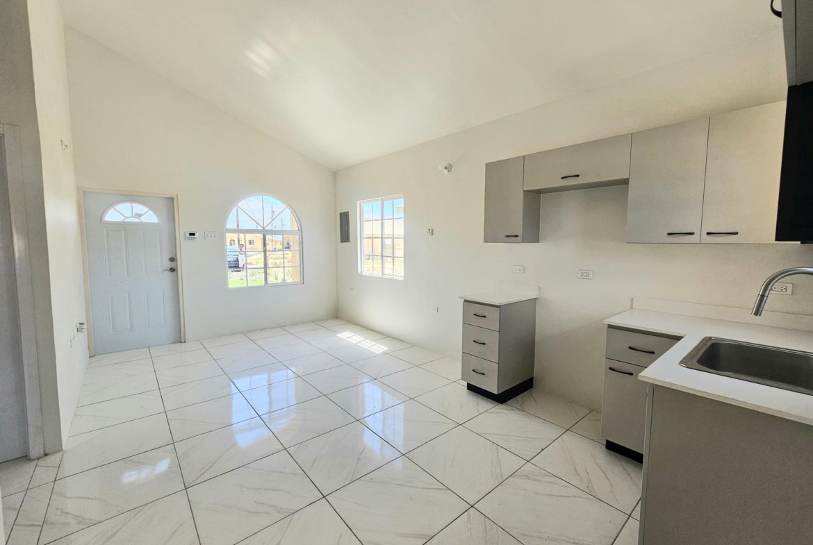 Fifth image of Emerald Crescent-phoenix in Phoenix Park, St. Catherine, Jamaica - property is For Sale