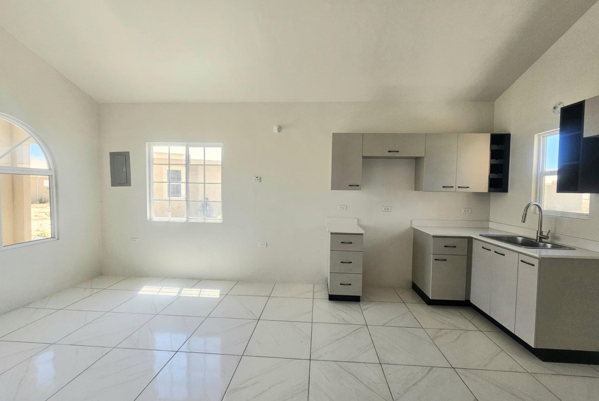 Eighth image of Emerald Crescent-phoenix in Phoenix Park, St. Catherine, Jamaica - property is For Sale