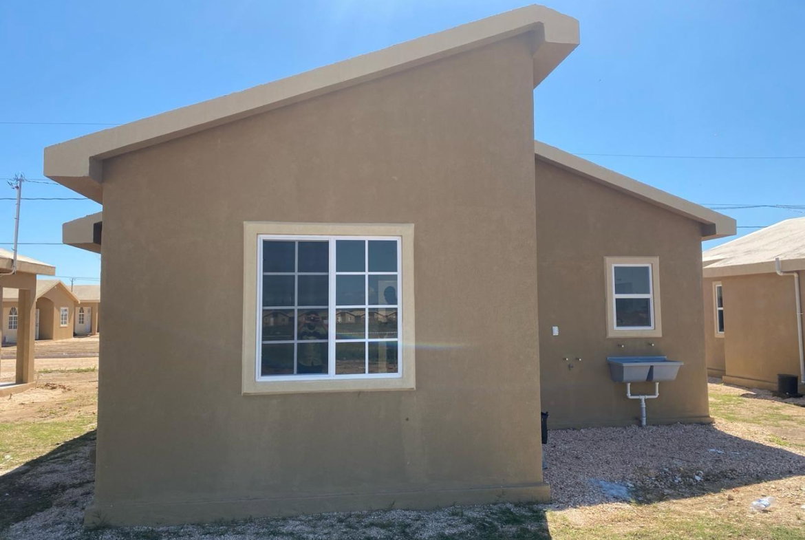 Second image of 11violet Crescent-phoenix in Phoenix Park, St. Catherine, Jamaica - property is For Sale