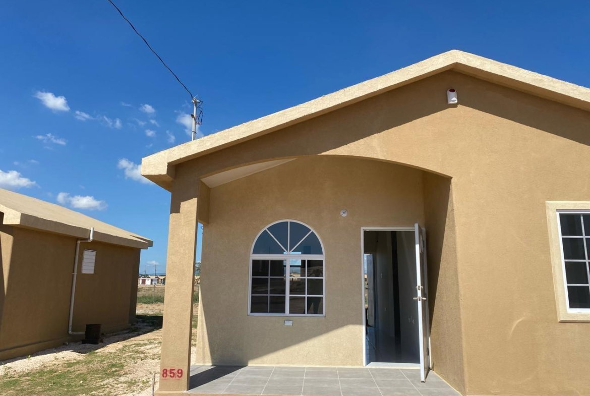 First image of 11violet Crescent-phoenix in Phoenix Park, St. Catherine, Jamaica - property is For Sale