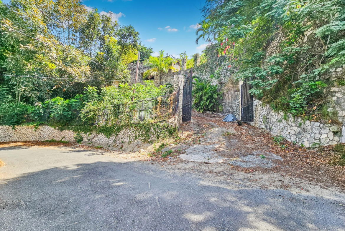 Eleventh image of 6 Ridgeway in Kingston 6, St. Andrew, Jamaica - property is For Sale