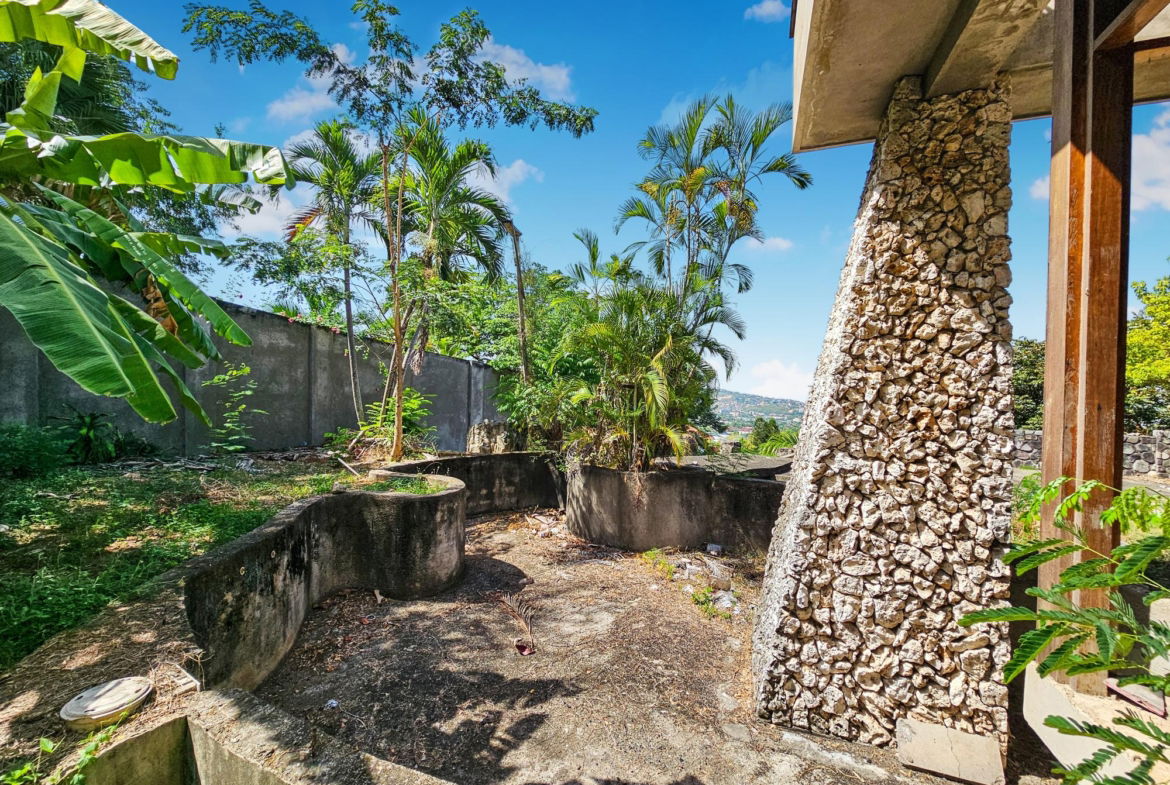 Tenth image of 6 Ridgeway in Kingston 6, St. Andrew, Jamaica - property is For Sale