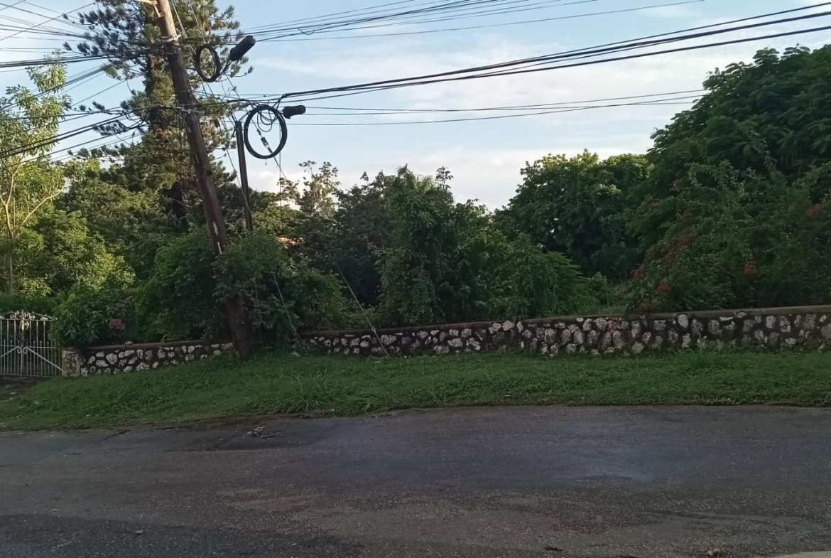 Fourth image of Leas Flat, Forrest Hills in Kingston 19, St. Andrew, Jamaica - property is For Sale