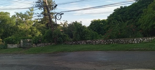 Fourth image of Leas Flat, Forrest Hills in Kingston 19, St. Andrew, Jamaica - property is For Sale