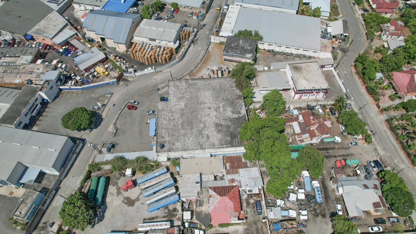 Fourth image of 8 Retirement Crescent in Kingston 5, St. Andrew, Jamaica - property is For Rent
